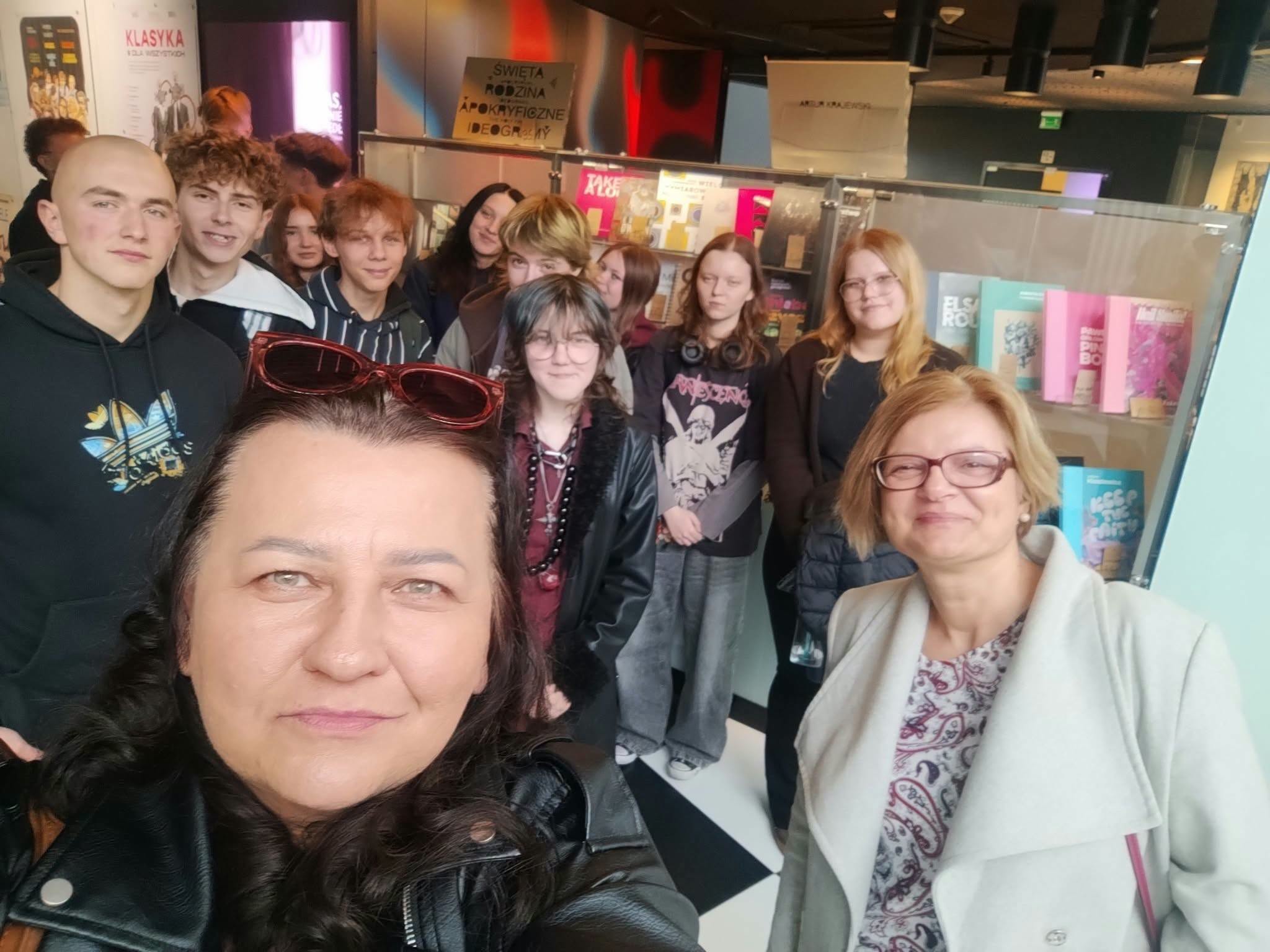 Uczniowie klasy 4gT obejrzeli ekranizację „Lalki” w Radomiu